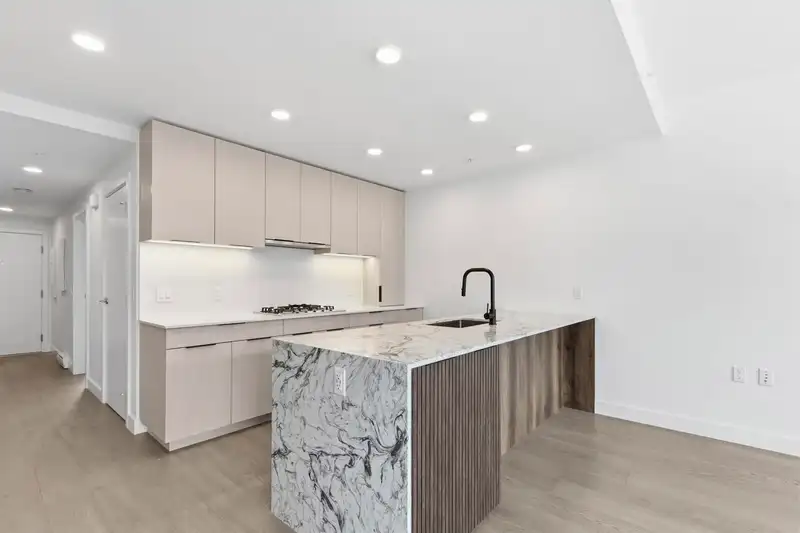 304 3590 W 39TH AVENUE - photo 3 of 28