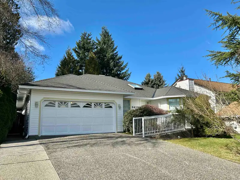 9419 159 STREET - photo 1 of 33