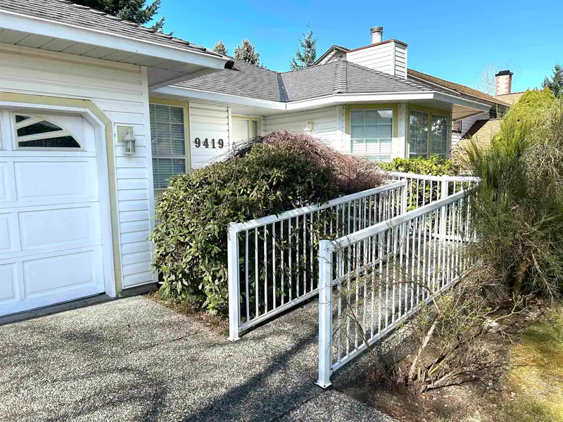 9419 159 STREET - photo 3 of 33