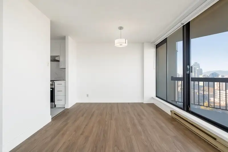 1702 6540 BURLINGTON AVENUE - photo 4 of 26