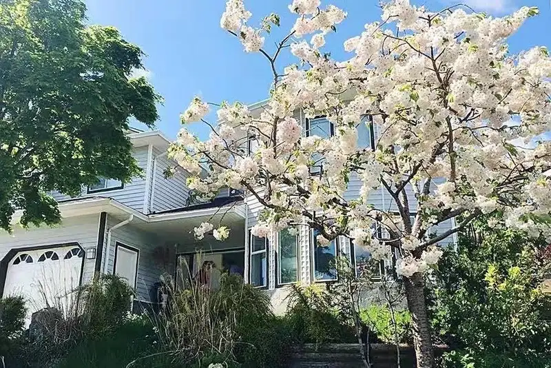 2655 DELAHAYE DRIVE - photo 1 of 15