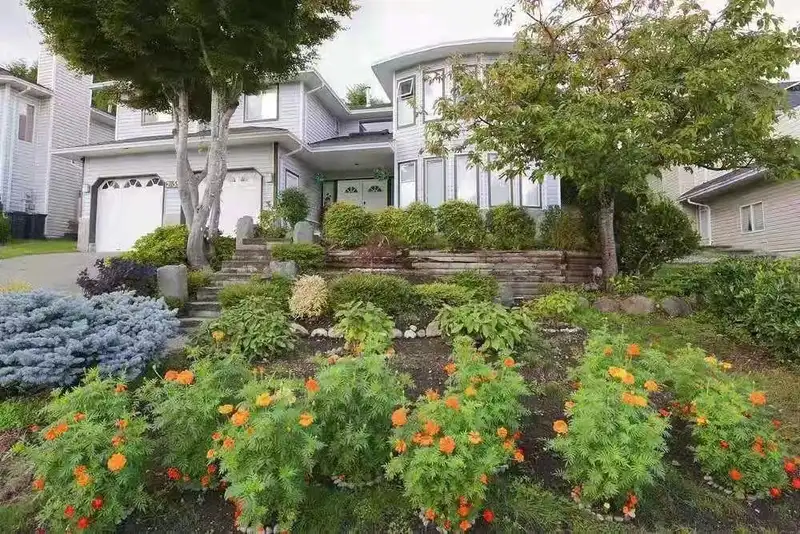 2655 DELAHAYE DRIVE - photo 2 of 15