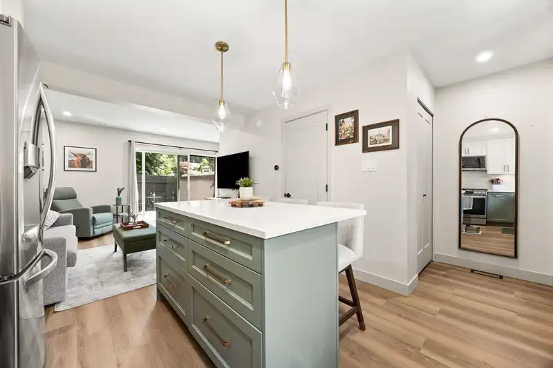 8916 ORION PLACE - photo 3 of 27