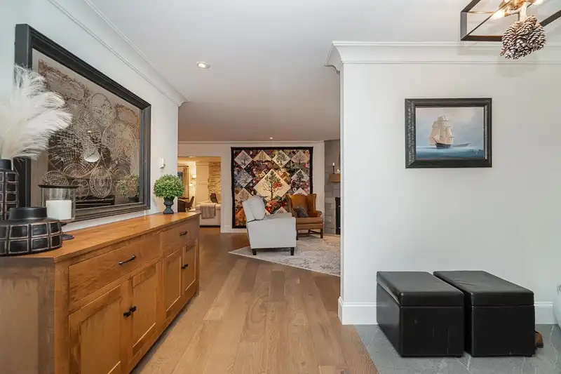 16114 20 AVENUE - photo 4 of 40