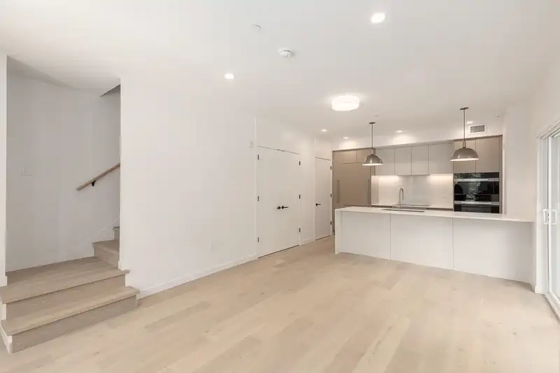4803 LAUREL STREET - photo 3 of 28