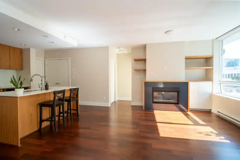 504 1675 W 8 AVENUE - photo 3 of 30