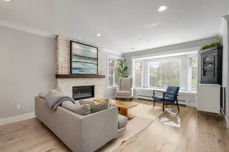 35 W 15TH AVENUE - photo 4 of 40