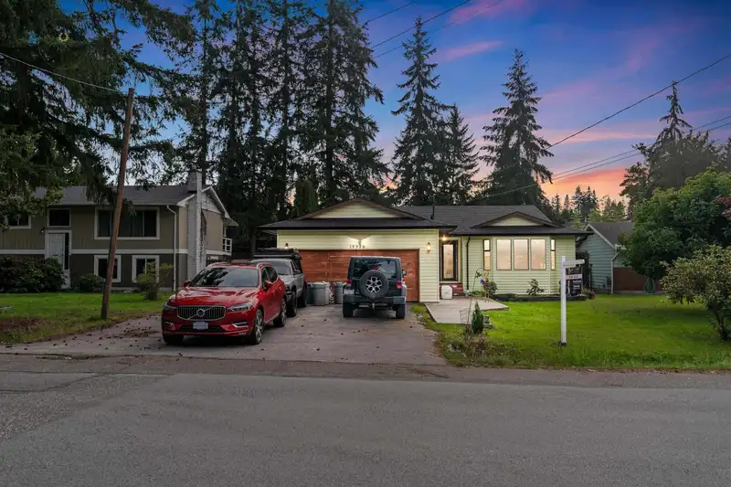 19976 49 AVENUE - photo 1 of 1