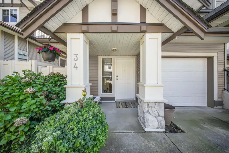 34 18181 68 AVENUE - photo 2 of 22