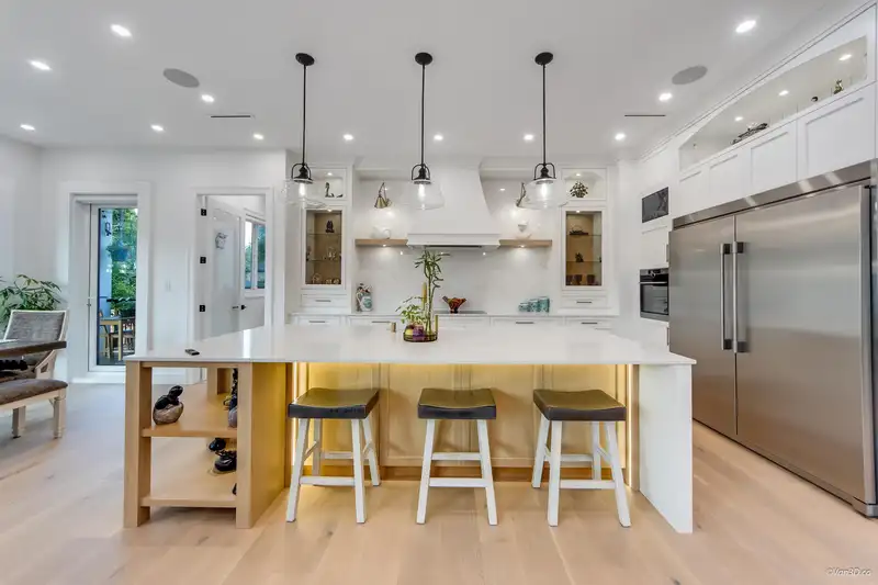 16129 108 AVENUE AVENUE - photo 3 of 35