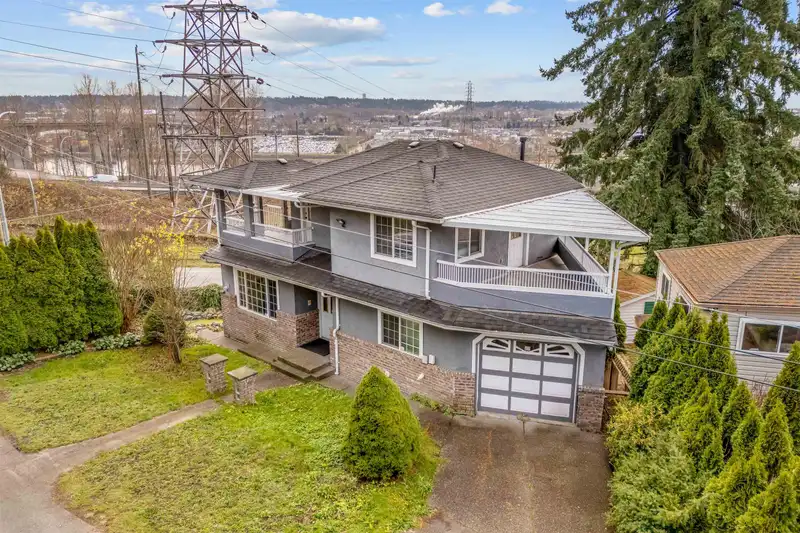 2312 MARINE DRIVE - photo 3 of 40