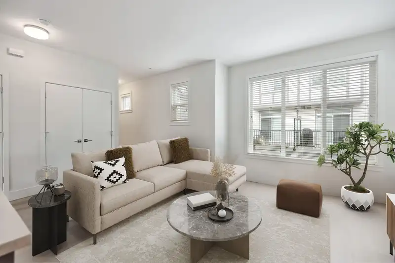 57 8217 204B STREET - photo 2 of 31