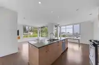 412 9150 UNIVERSITY HIGH STREET - thumbnail 1