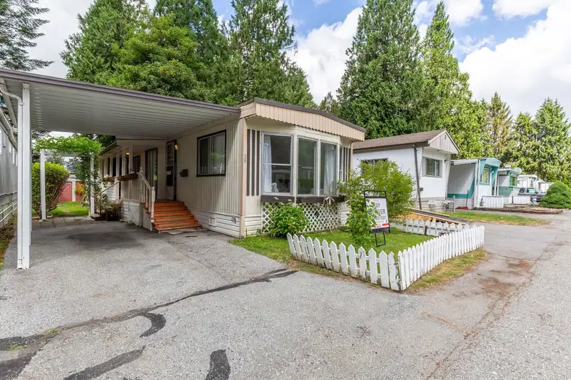 58 21163 LOUGHEED HIGHWAY - photo 2 of 29