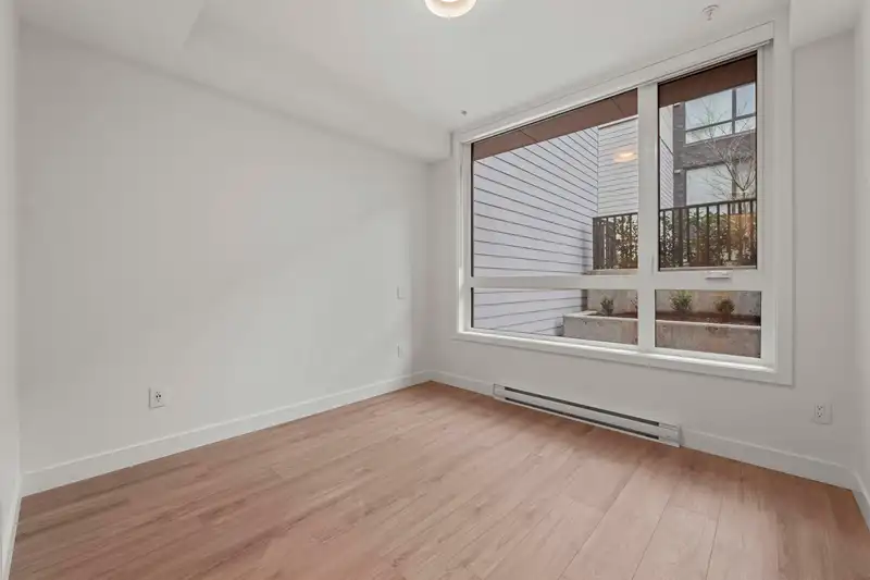 614 6085 IRMIN STREET - photo 2 of 24
