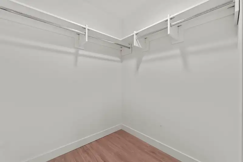 614 6085 IRMIN STREET - photo 4 of 24