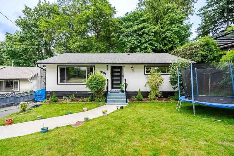 11460 141A STREET - photo 1 of 37