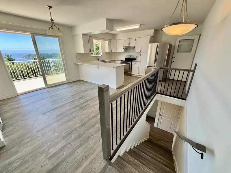 6472 JASPER ROAD - photo 3 of 36