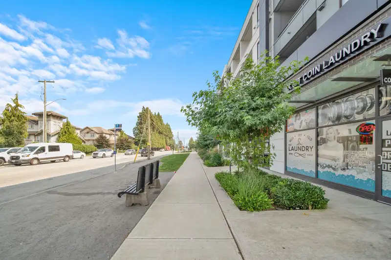210 14438 72 AVENUE - photo 3 of 40