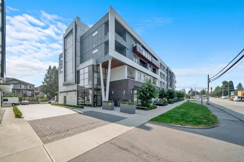 210 14438 72 AVENUE - photo 4 of 40