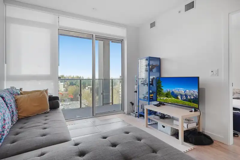 1212 13428 105 AVENUE - photo 3 of 27