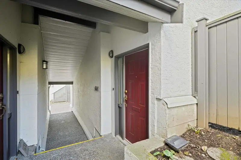 1621 FELL AVENUE - photo 4 of 33