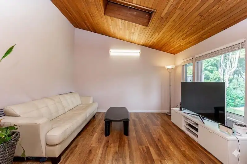 1136 LANSDOWNE DRIVE - photo 4 of 37