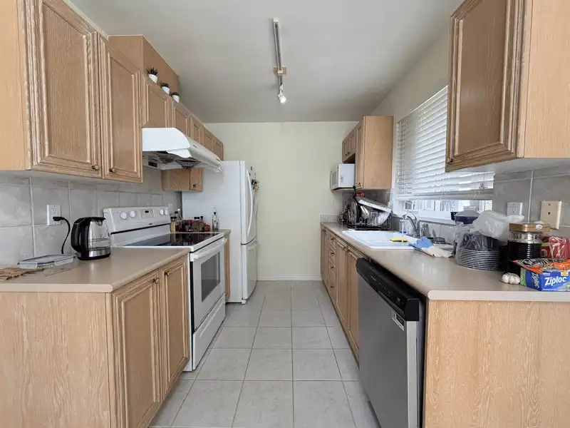 207 5683 HAMPTON PLACE - photo 4 of 7