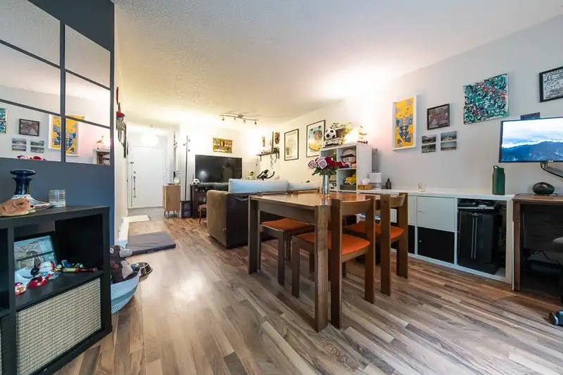 209 1345 COMOX STREET - photo 3 of 14