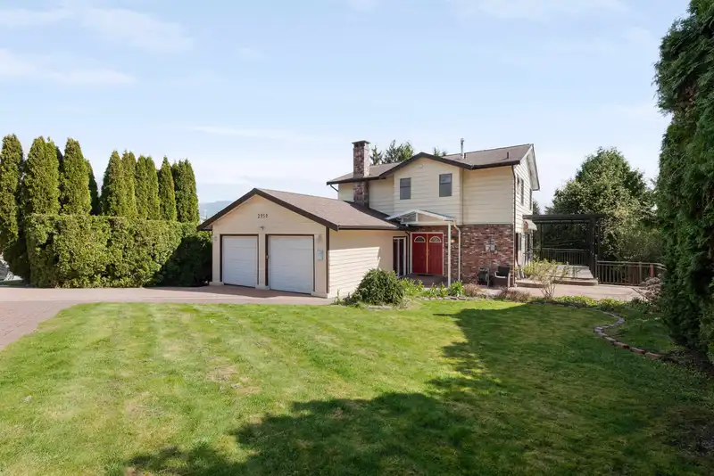 2950 KEETS DRIVE - photo 1 of 38