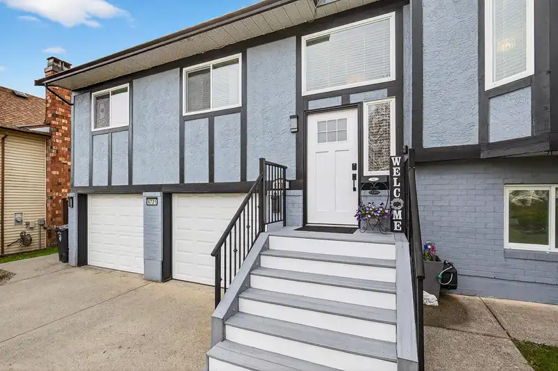 6731 196B PLACE - photo 3 of 40
