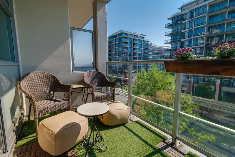 508 168 EAST ESPLANADE - photo 1 of 28