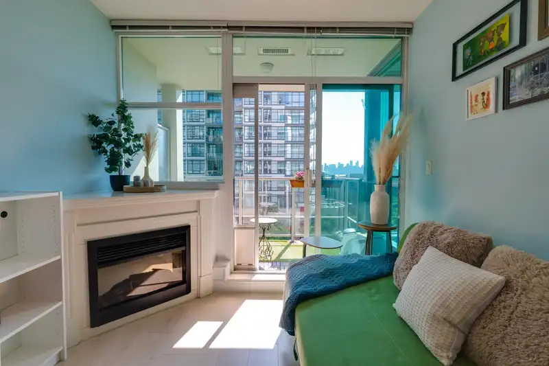 508 168 EAST ESPLANADE - photo 2 of 28