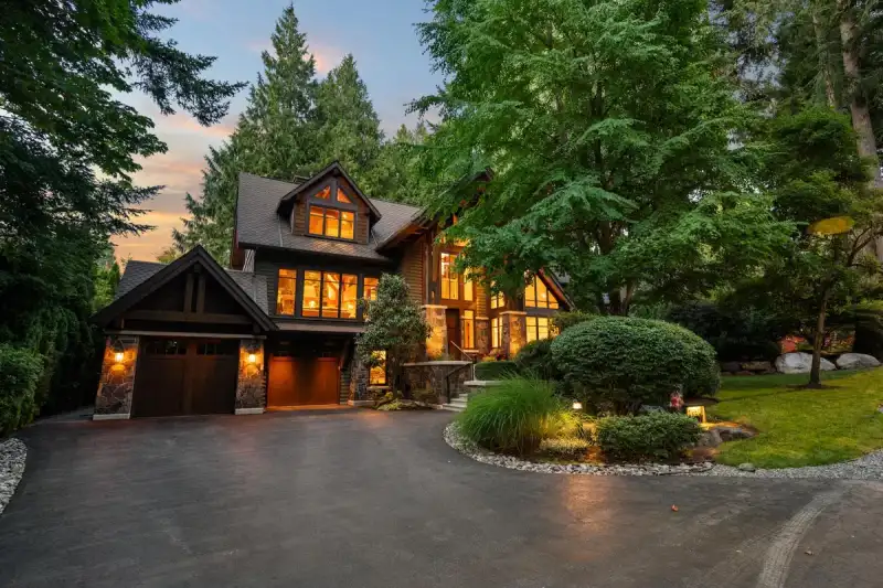 2650 DOGWOOD DRIVE - photo 1 of 40