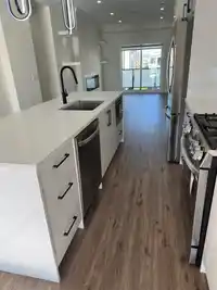 28 1115 ROMA AVENUE - thumbnail 9