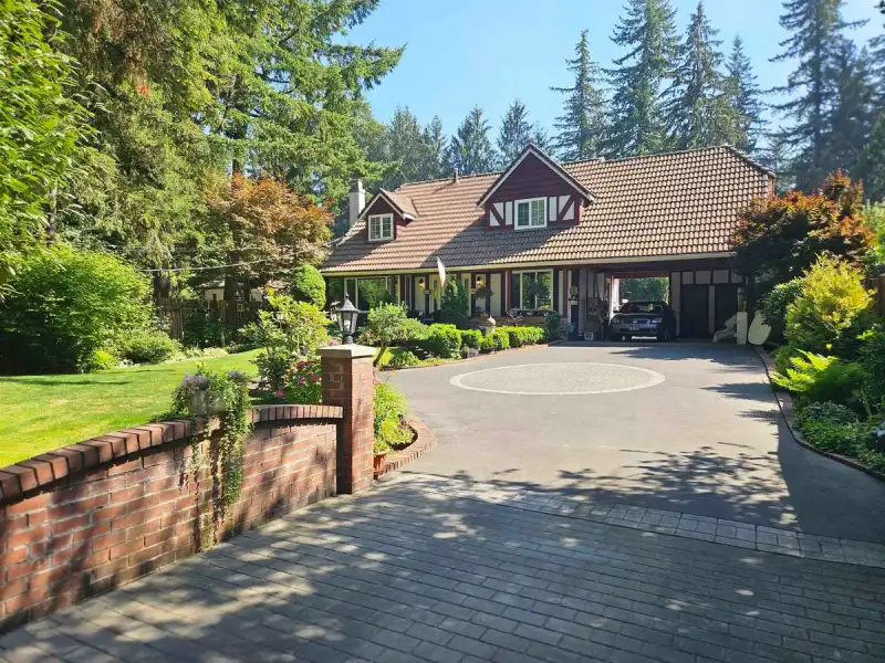 23242 130 AVENUE - photo 1 of 39