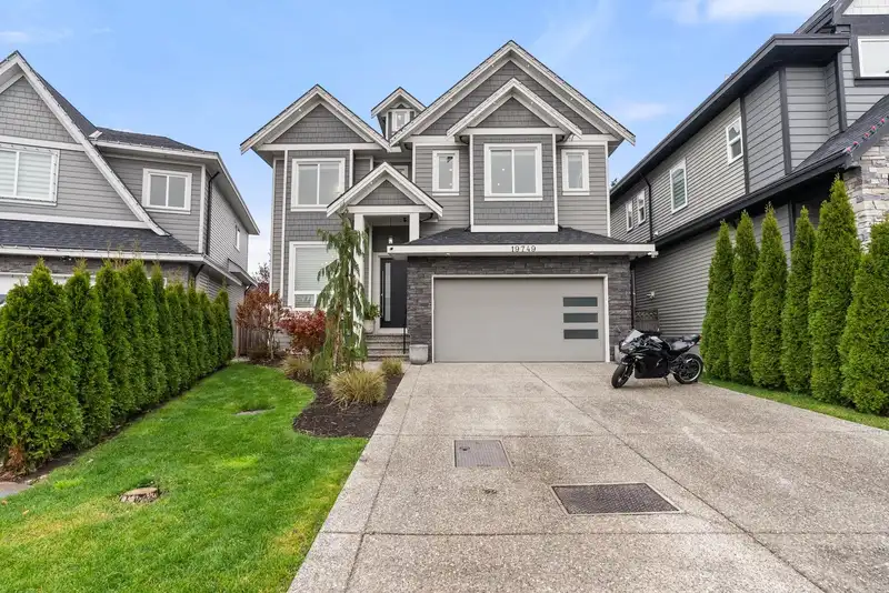 19749 71B AVENUE - photo 1 of 40