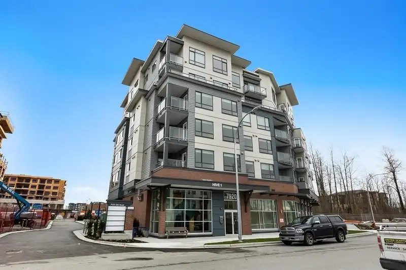 316 7920 206 STREET - photo 2 of 27