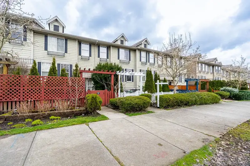 21123 80 AVENUE - photo 1 of 38