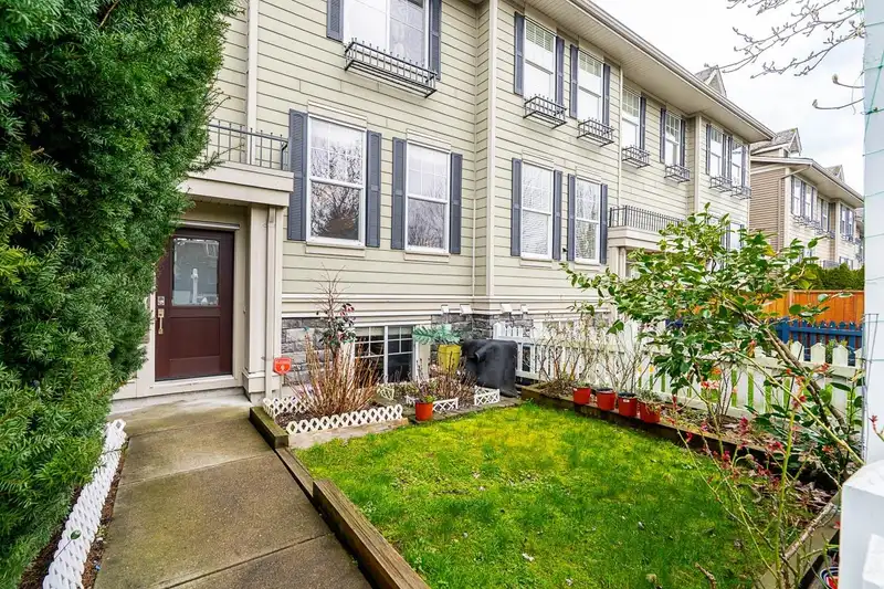 21123 80 AVENUE - photo 4 of 38