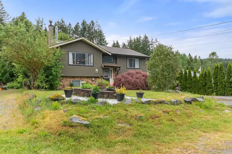 21111 LAKEVIEW CRESCENT - photo 1 of 35