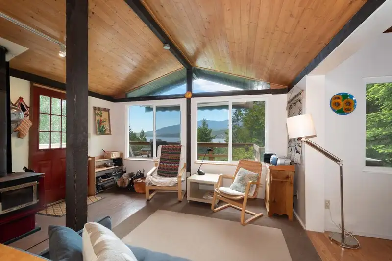 847 CAPTAIN'S WAY - photo 1 of 22