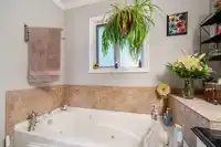 12528 PINEWOOD CRESCENT - thumbnail 17