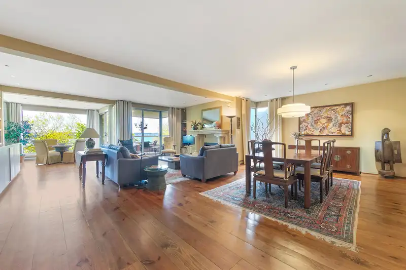 302 2015 BEACH AVENUE - photo 2 of 40