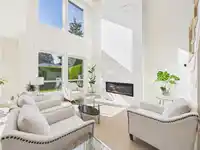 1365 160A STREET - thumbnail 23