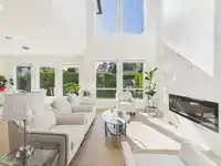 1365 160A STREET - thumbnail 4