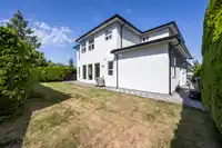 1365 160A STREET - thumbnail 33