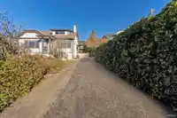 2317 KINGS AVENUE - thumbnail 1