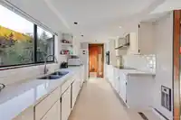 2317 KINGS AVENUE - thumbnail 9