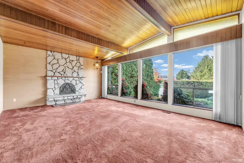 8880 CARMICHAEL STREET - photo 3 of 37